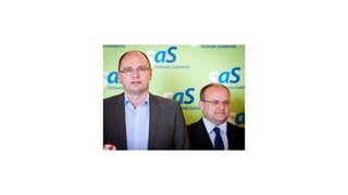 Sociálna poisťovňa nefunguje a porušuje zákon, tvrdia sulíkovci